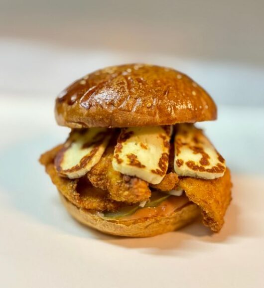 Halloumi Chicken Burger (200 gr.)